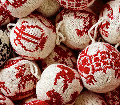 3785304_Cristmass_balls_ (390x340, 112Kb)