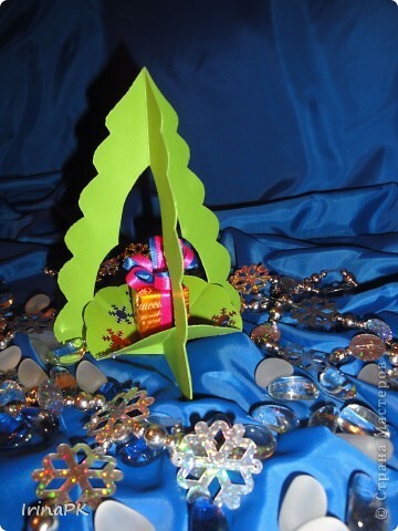  Поделка, изделие Моделирование: Даже взрослые спешат к елке за подарком. Бумага Новый год. Фото 3