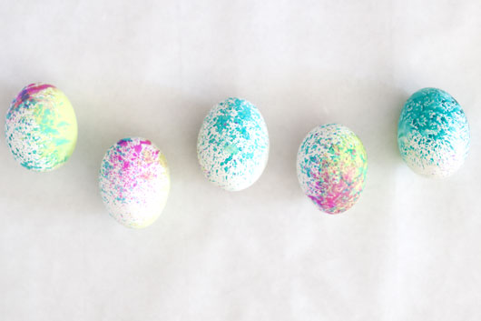 watercolor-sprayed-easter-eggs
