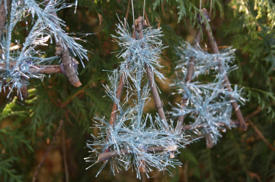 twig ornaments - twigs and yarn
